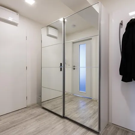 Luxurious Apartment *